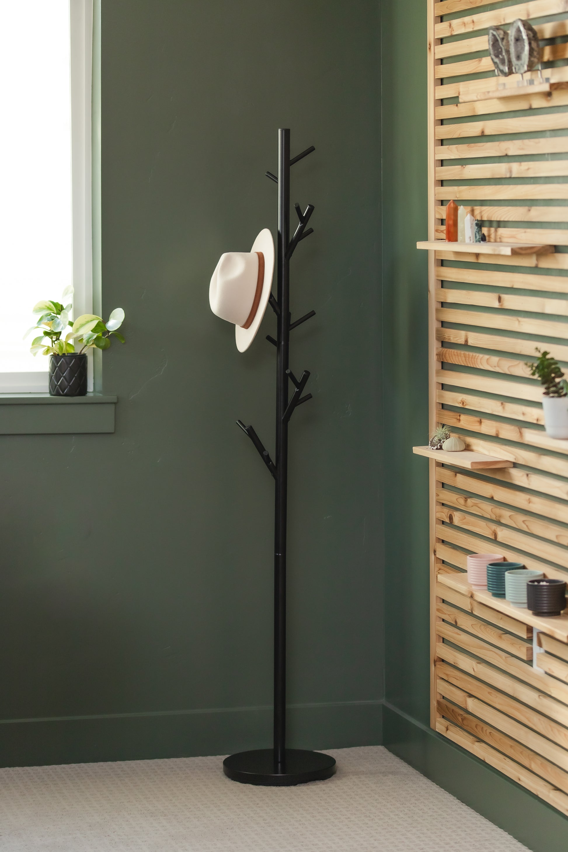 Black 18-Hook Coat Rack – Freestanding Metal Stand for Hats, Coats & Bags | HAOG - HAOG